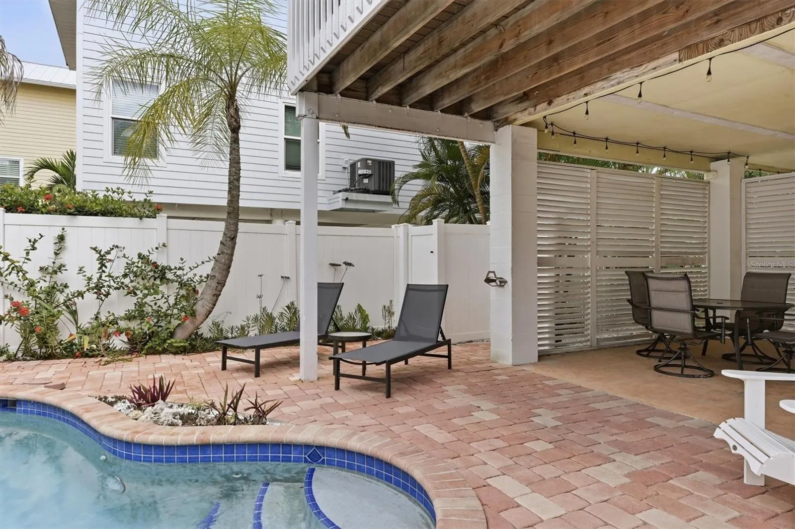 783 JACARANDA RD