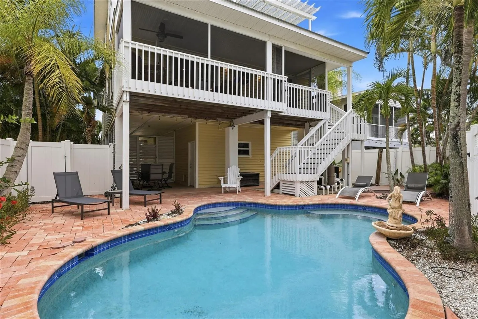 783 JACARANDA RD