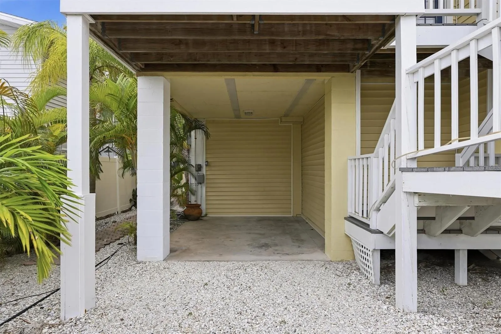 783 JACARANDA RD