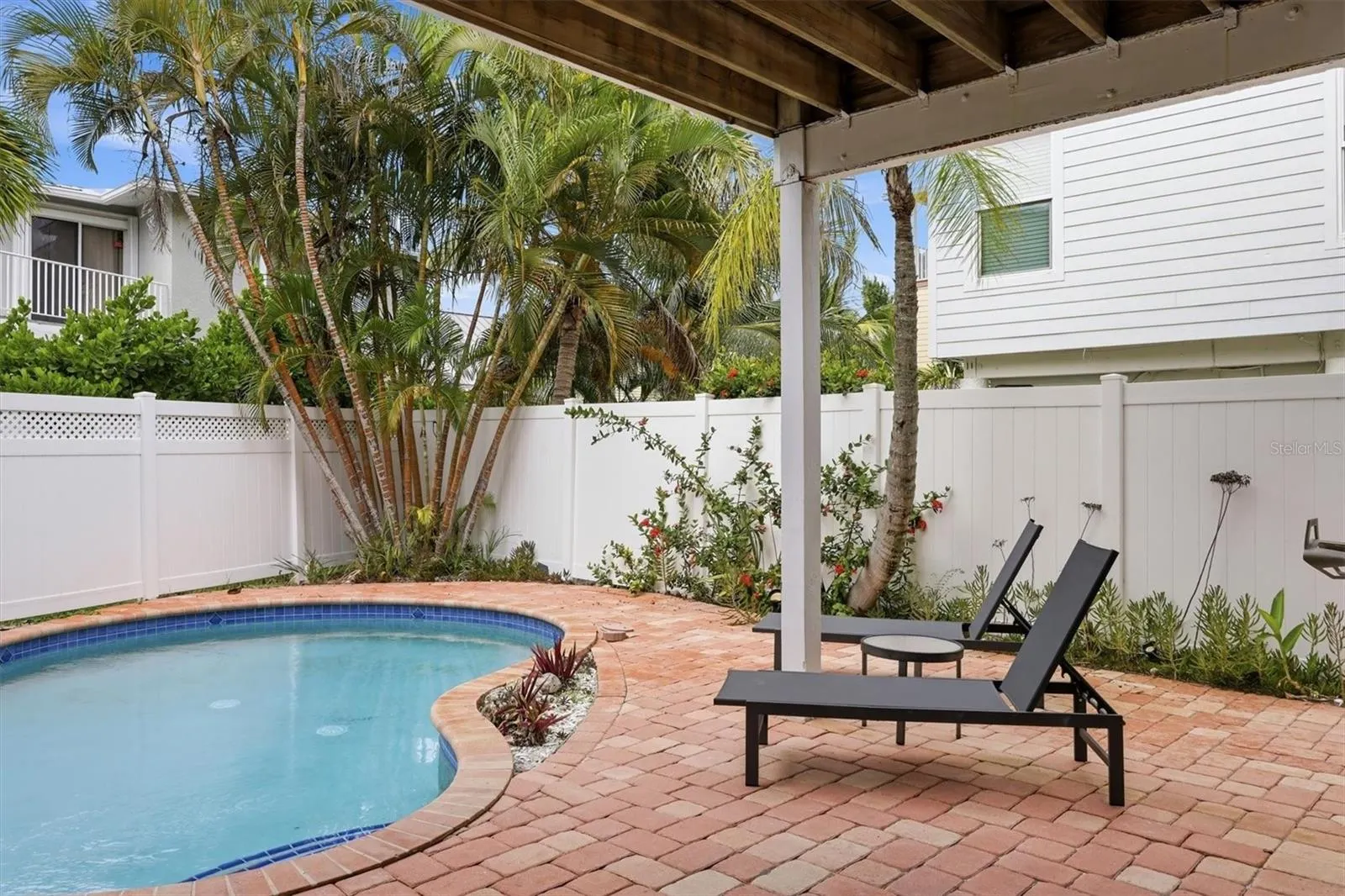 783 JACARANDA RD