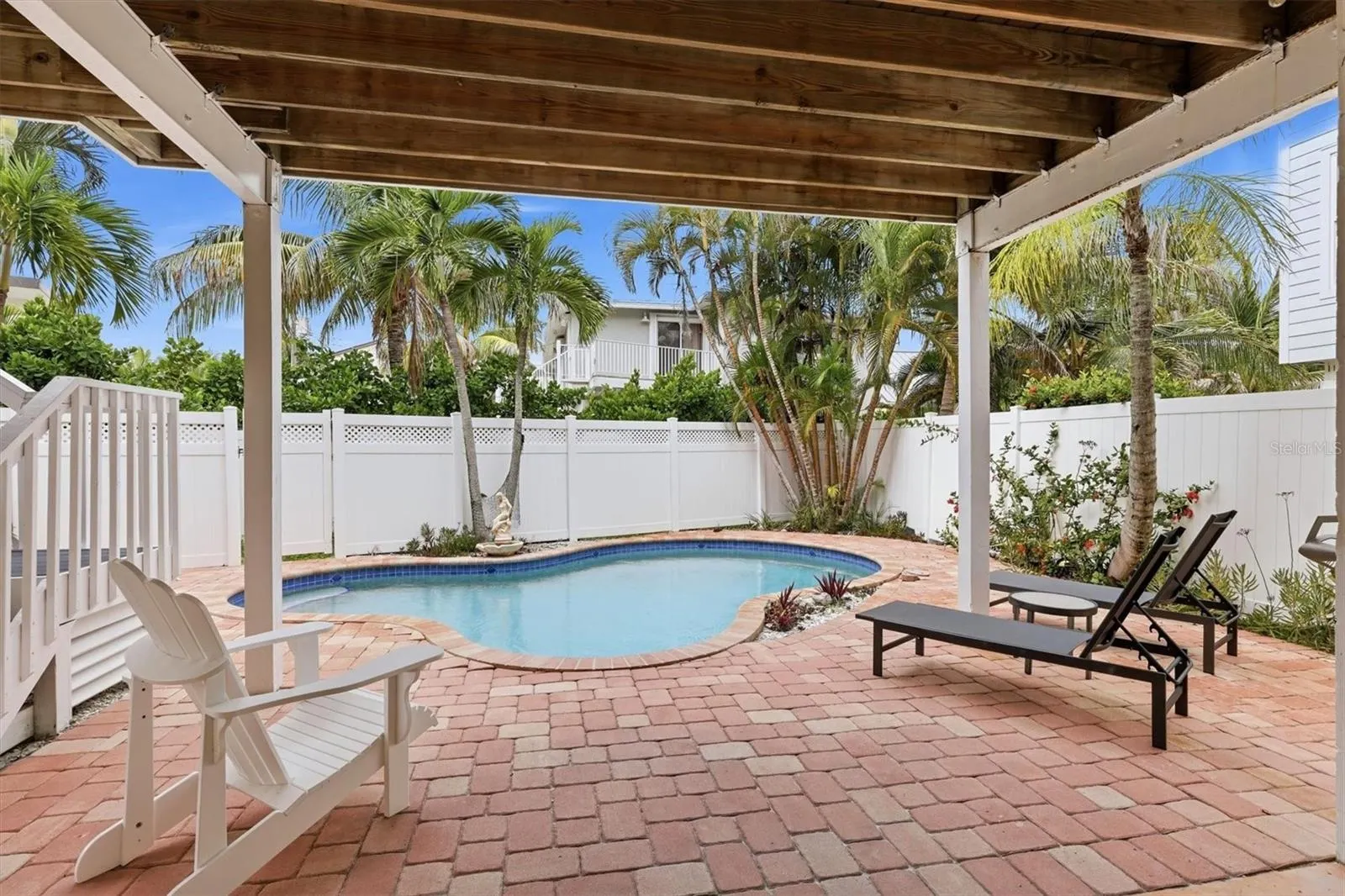 783 JACARANDA RD