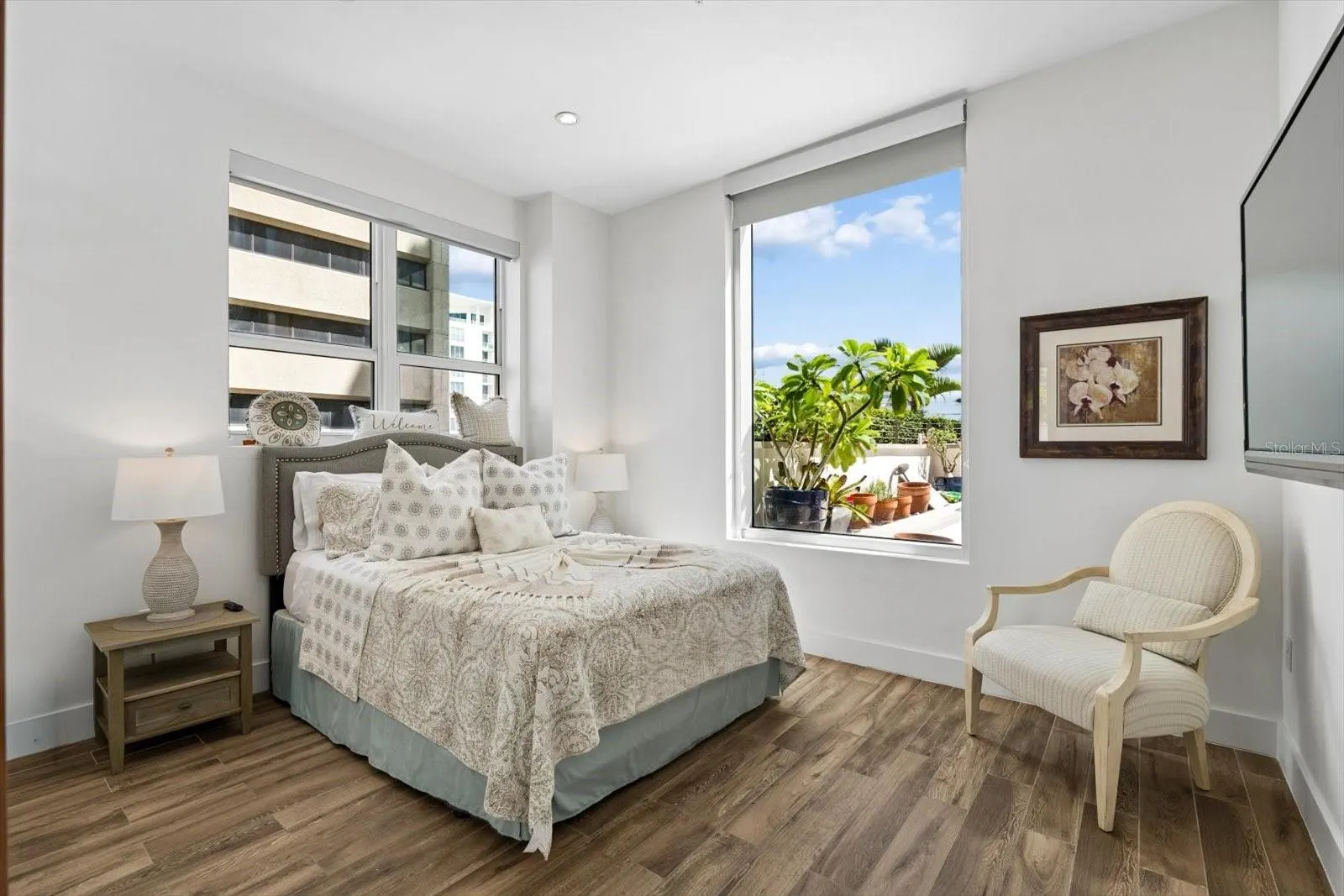 1350 MAIN ST #1703 #1703