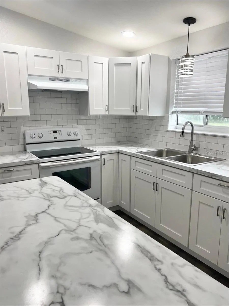 2904 GOLFVIEW DR