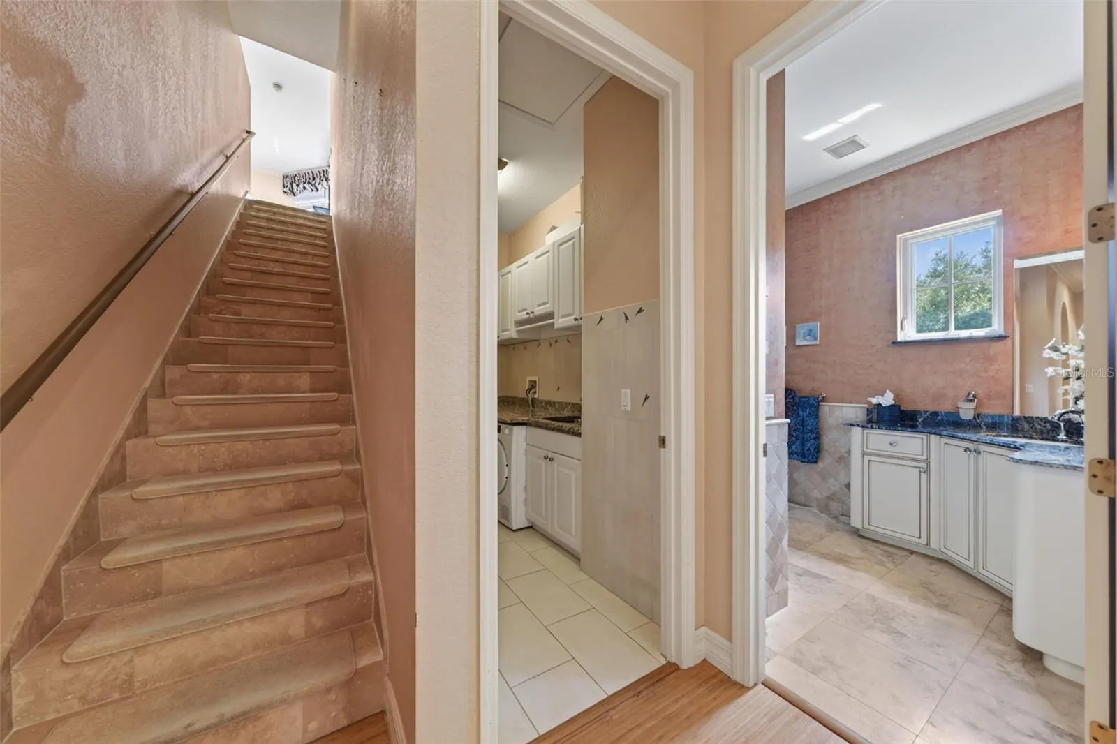 316 W BAY DR