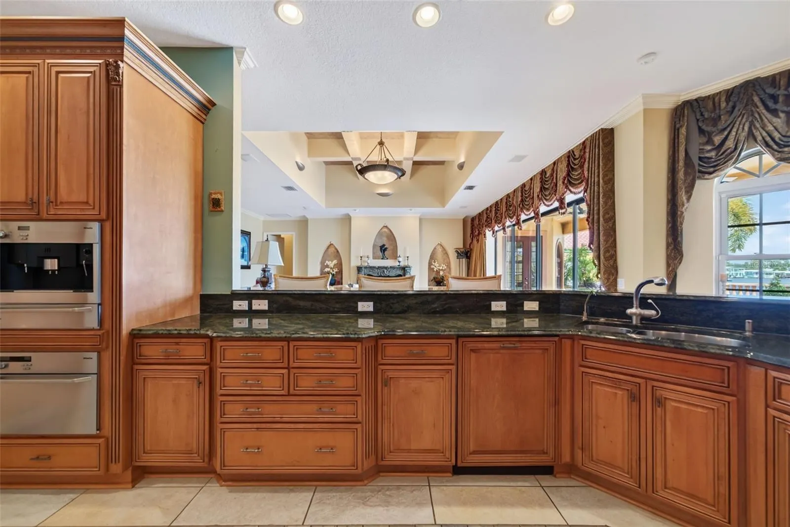 316 W BAY DR