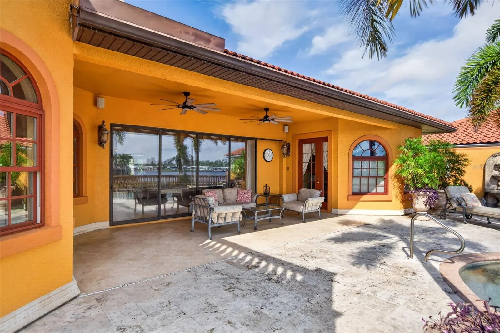 316 W BAY DR