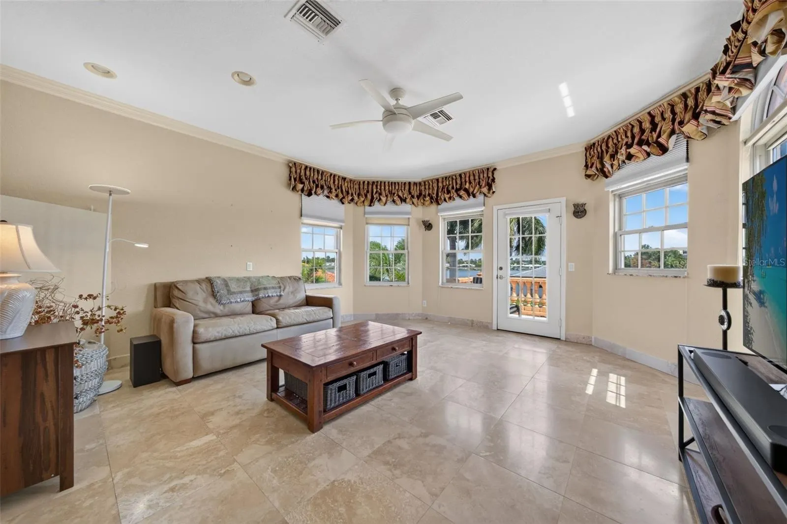 316 W BAY DR