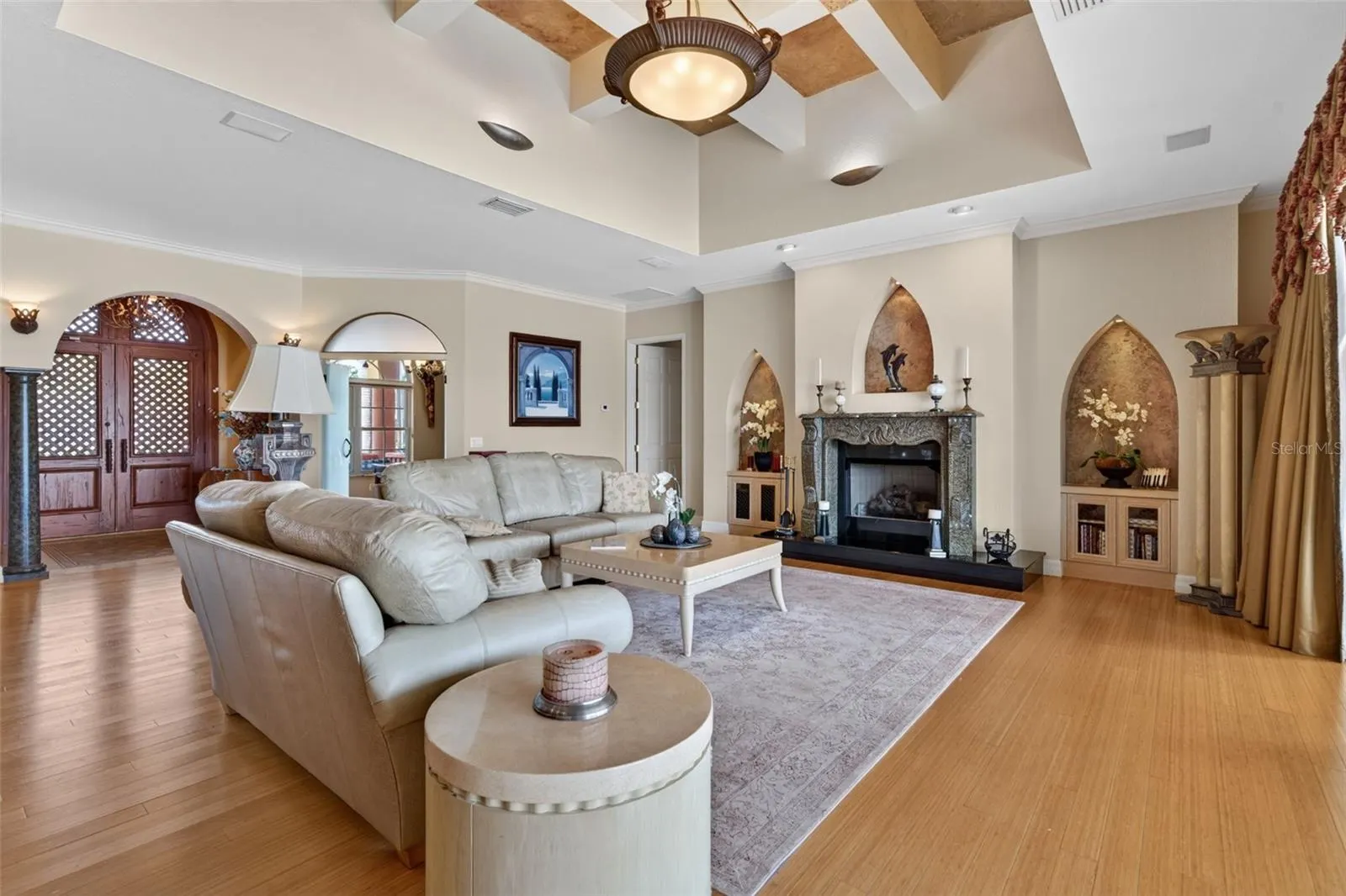 316 W BAY DR