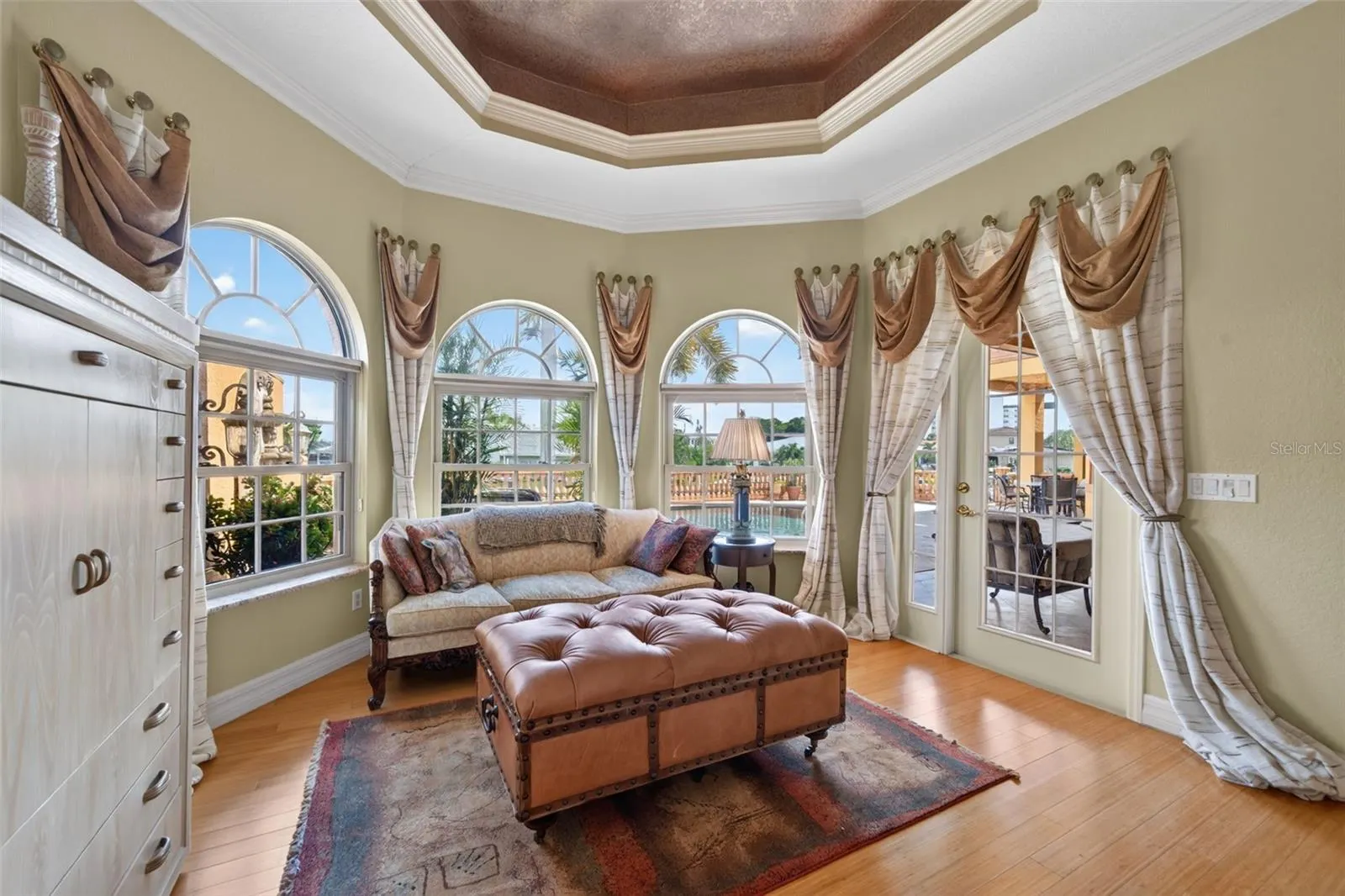 316 W BAY DR