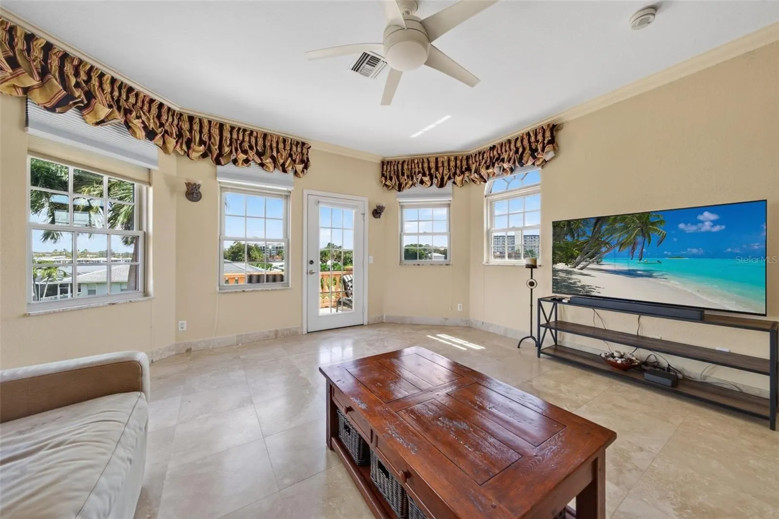 316 W BAY DR
