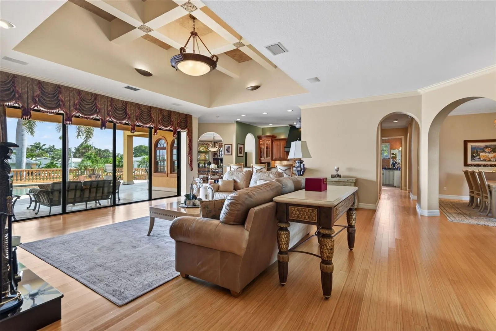 316 W BAY DR
