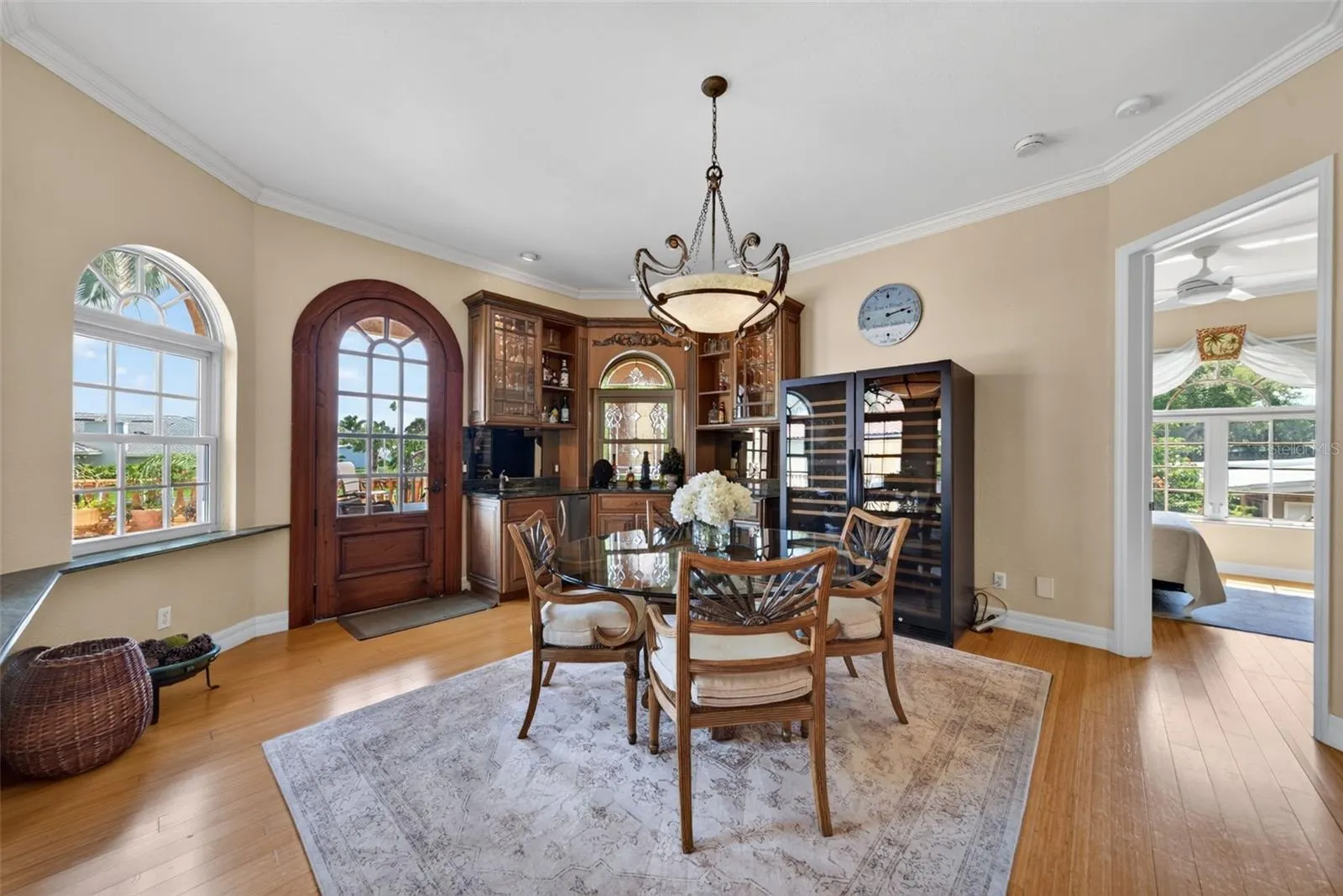 316 W BAY DR