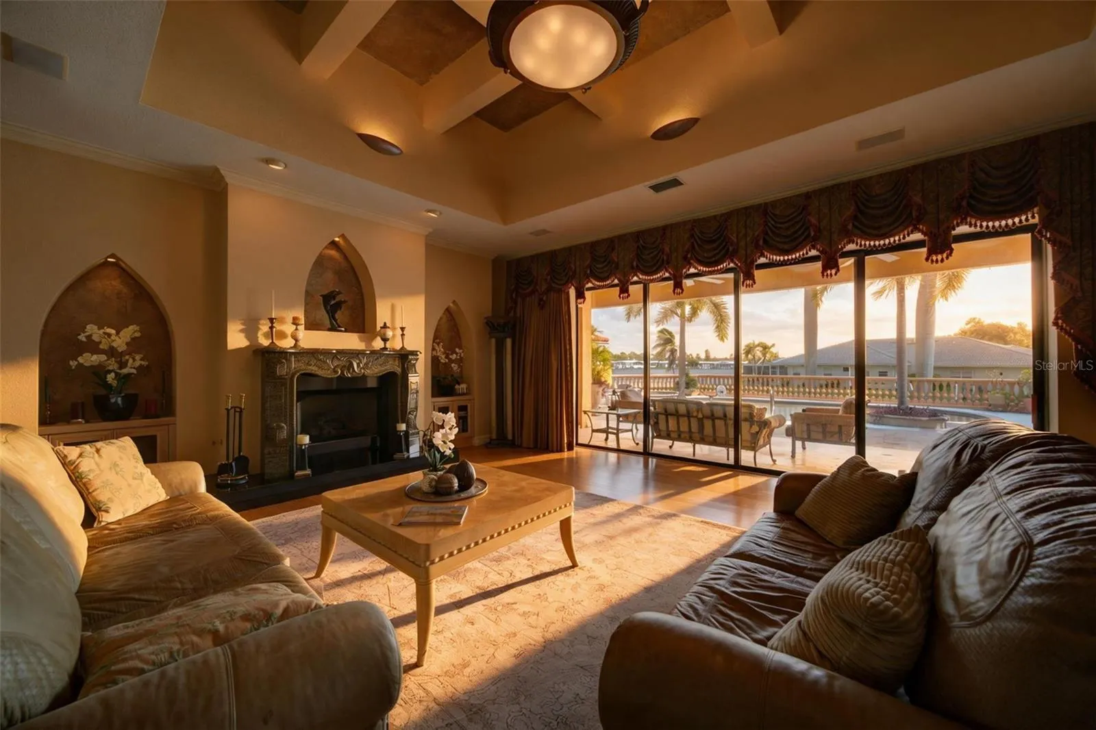 316 W BAY DR