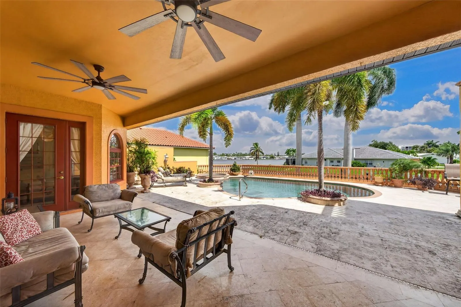 316 W BAY DR
