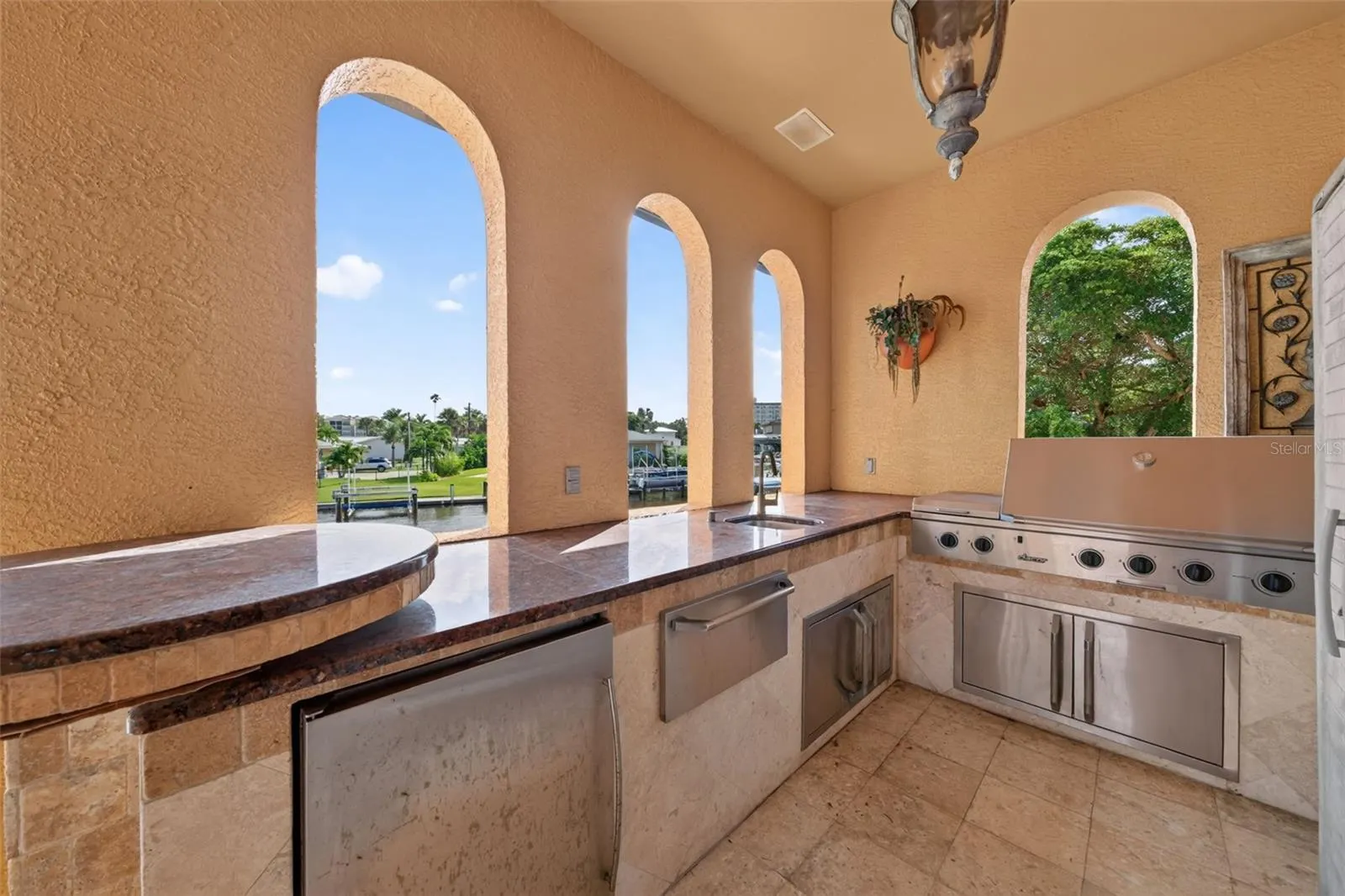 316 W BAY DR