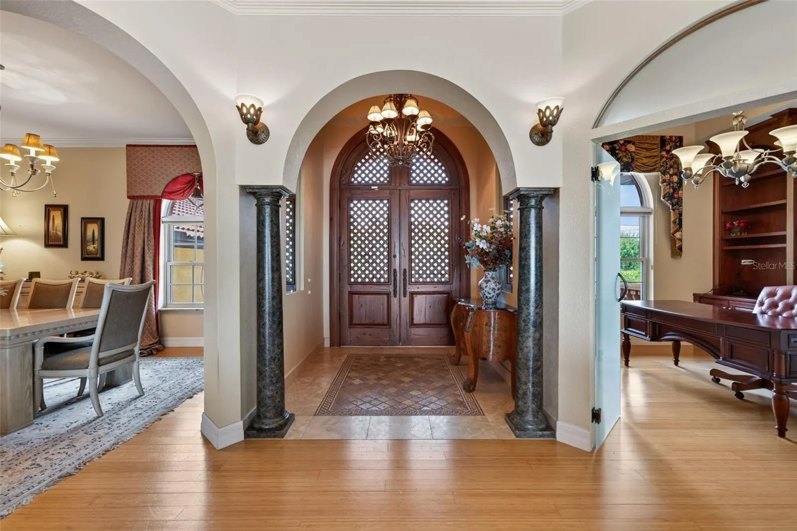 316 W BAY DR