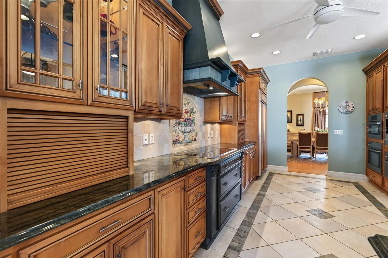 316 W BAY DR