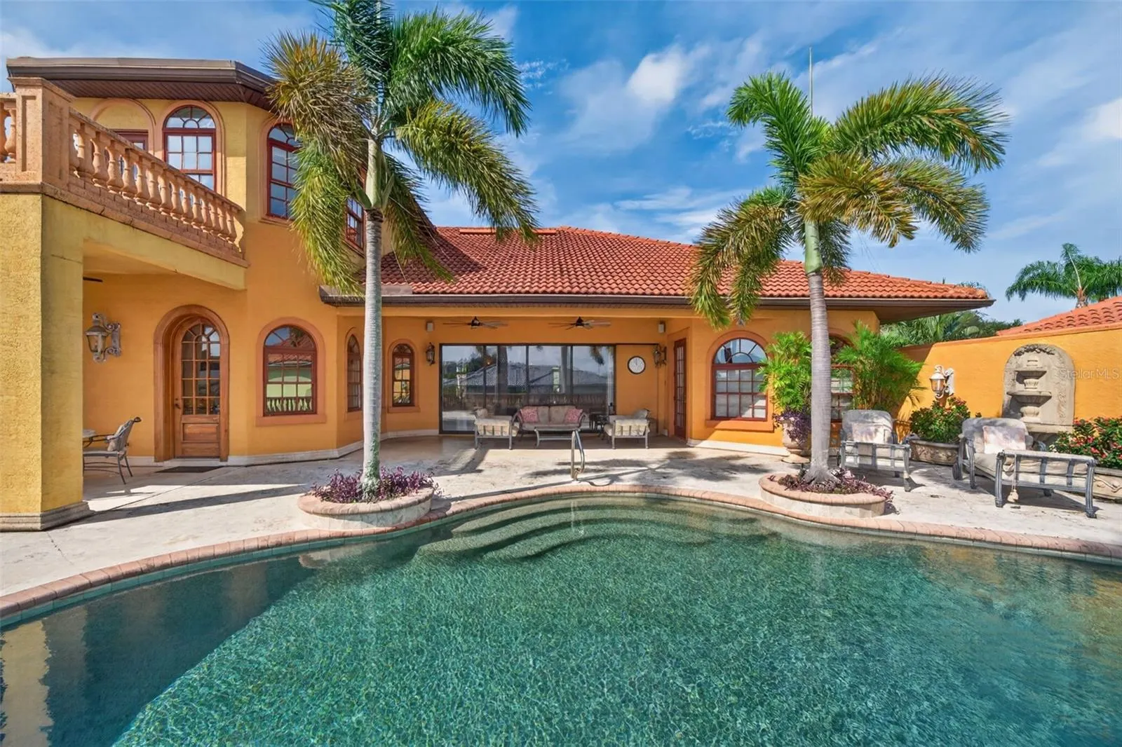 316 W BAY DR