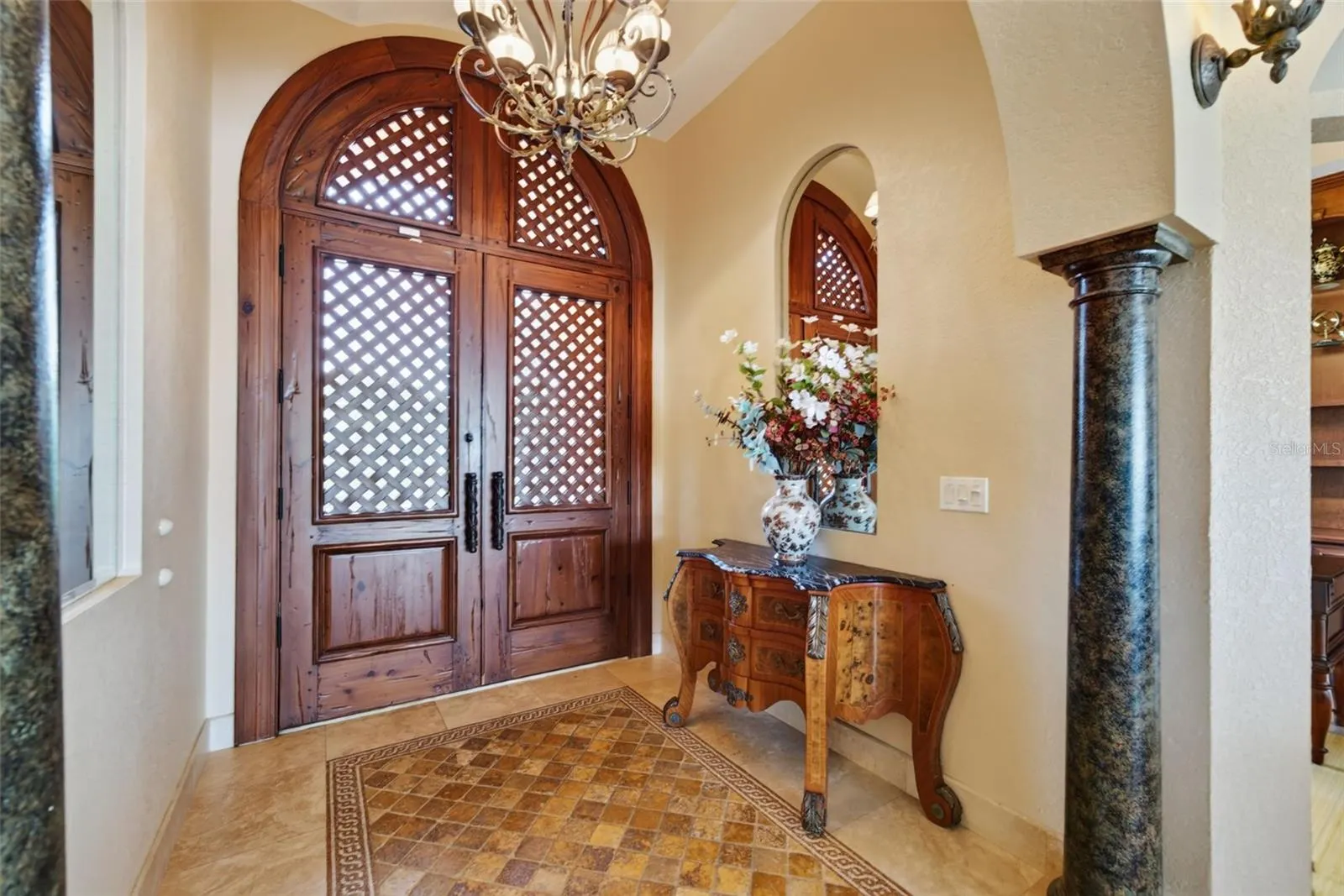 316 W BAY DR