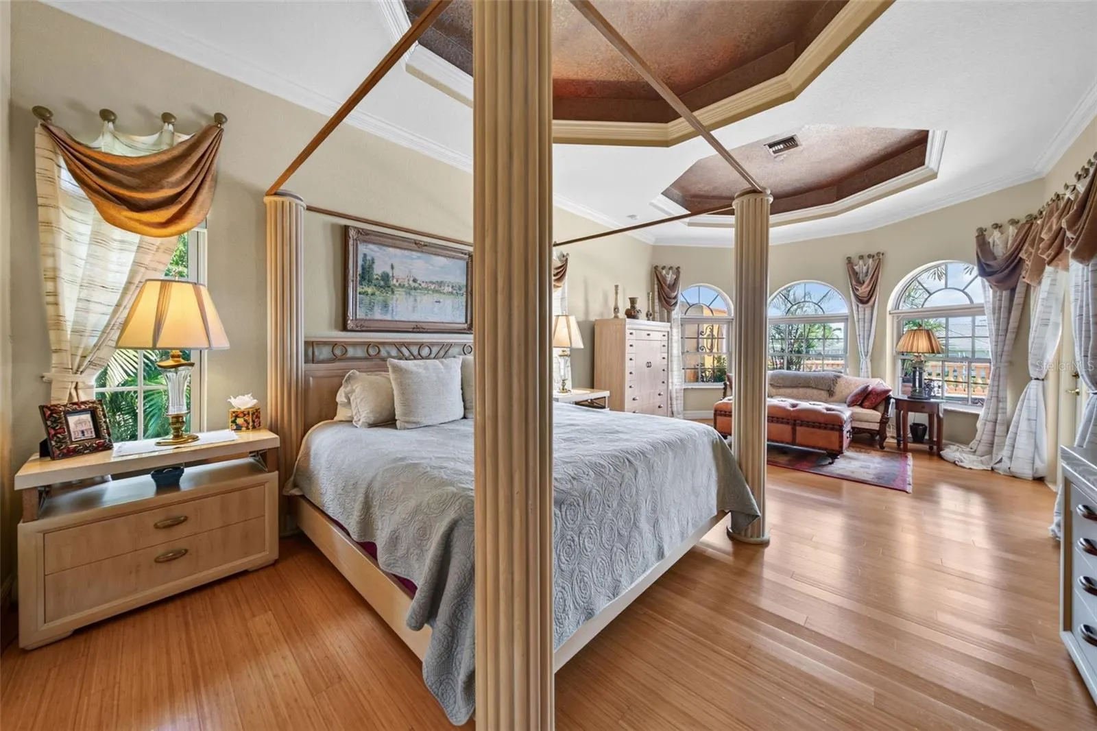 316 W BAY DR