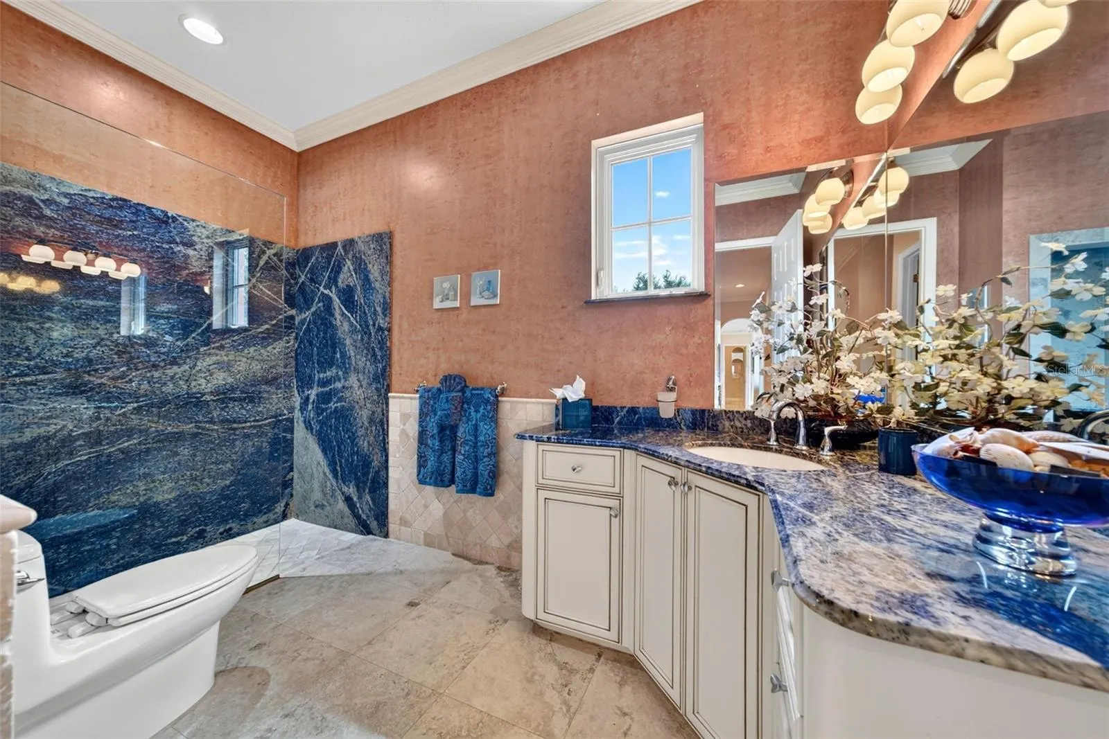 316 W BAY DR