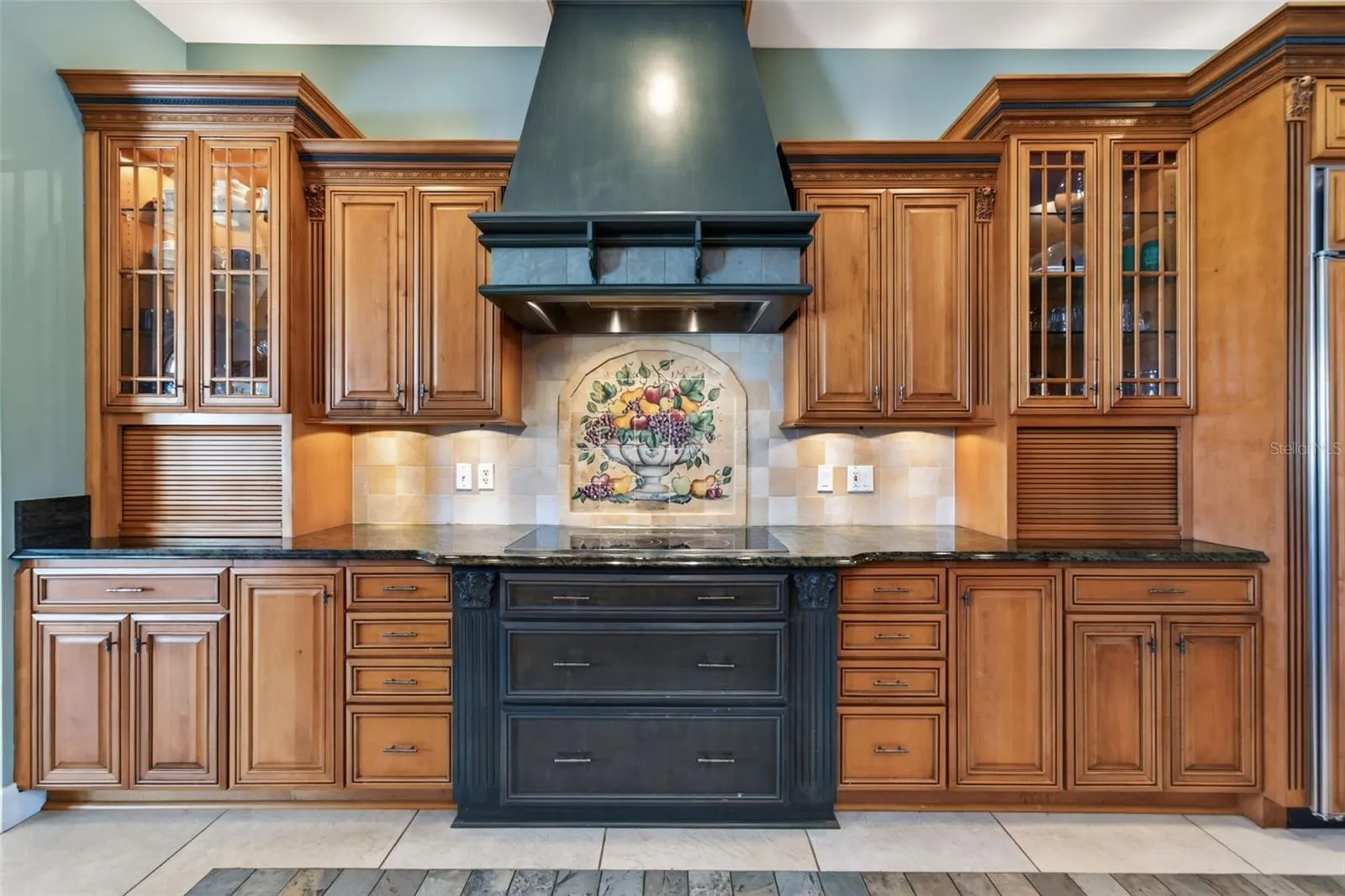 316 W BAY DR