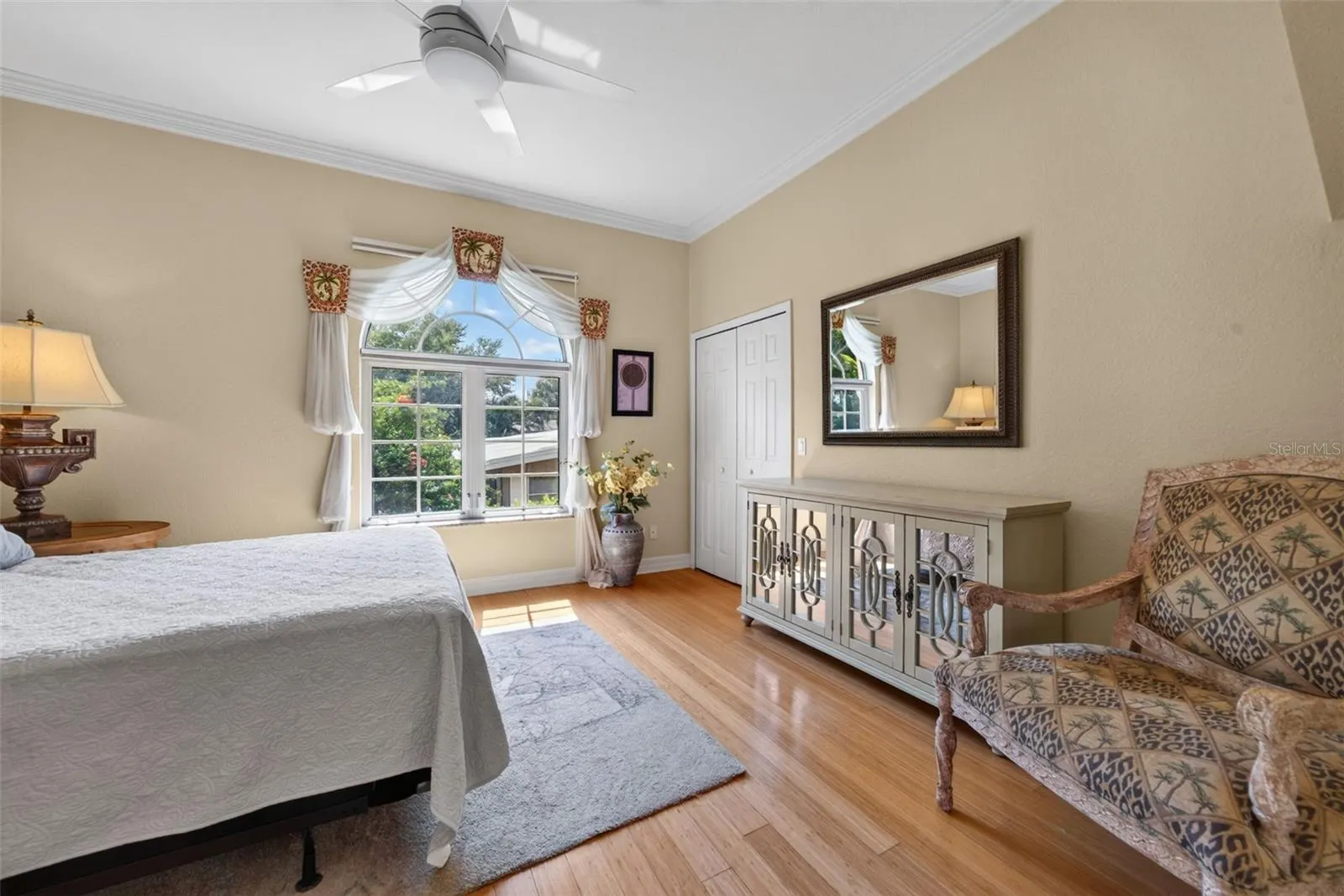 316 W BAY DR