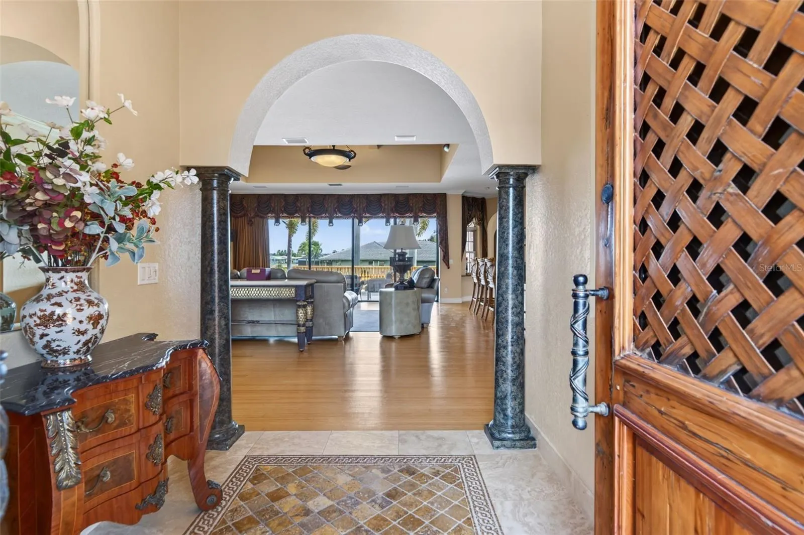 316 W BAY DR