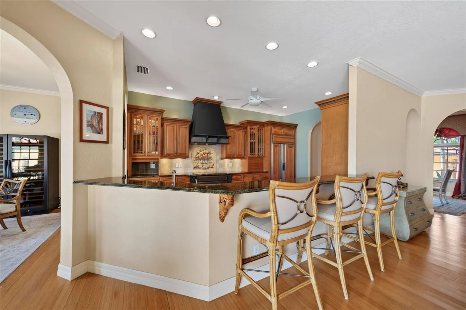 316 W BAY DR
