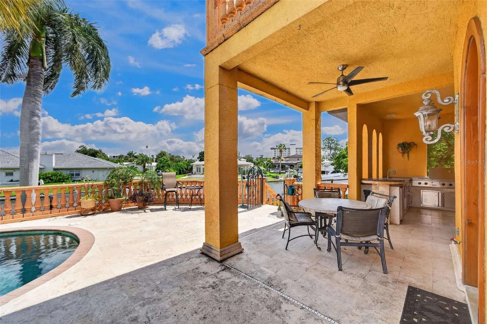 316 W BAY DR