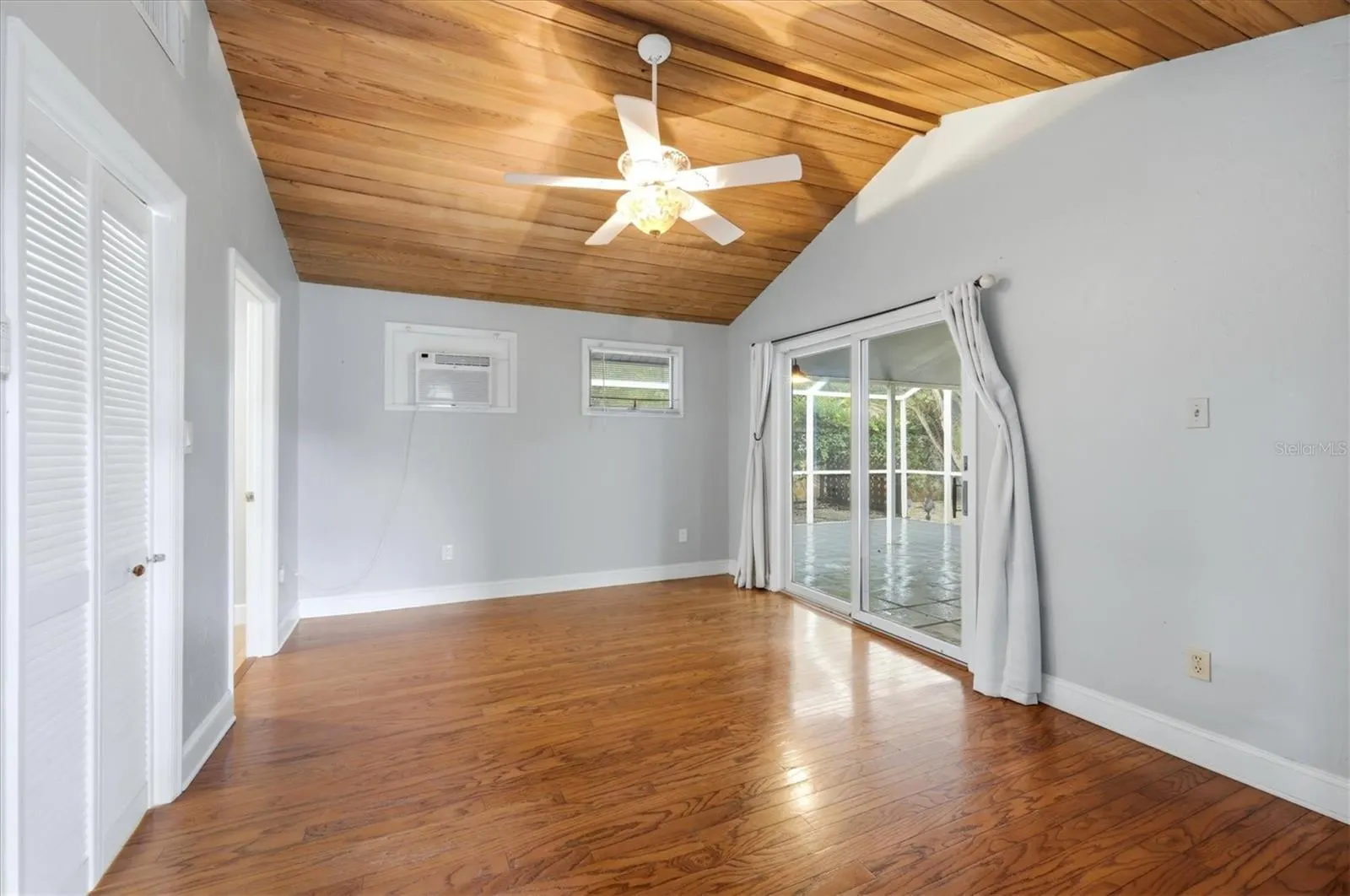 1800 ALTA VISTA ST