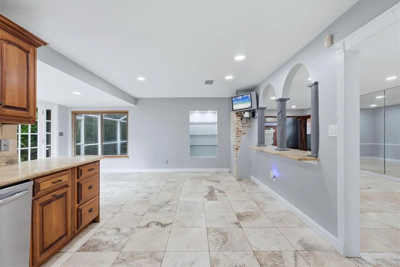 1800 ALTA VISTA ST