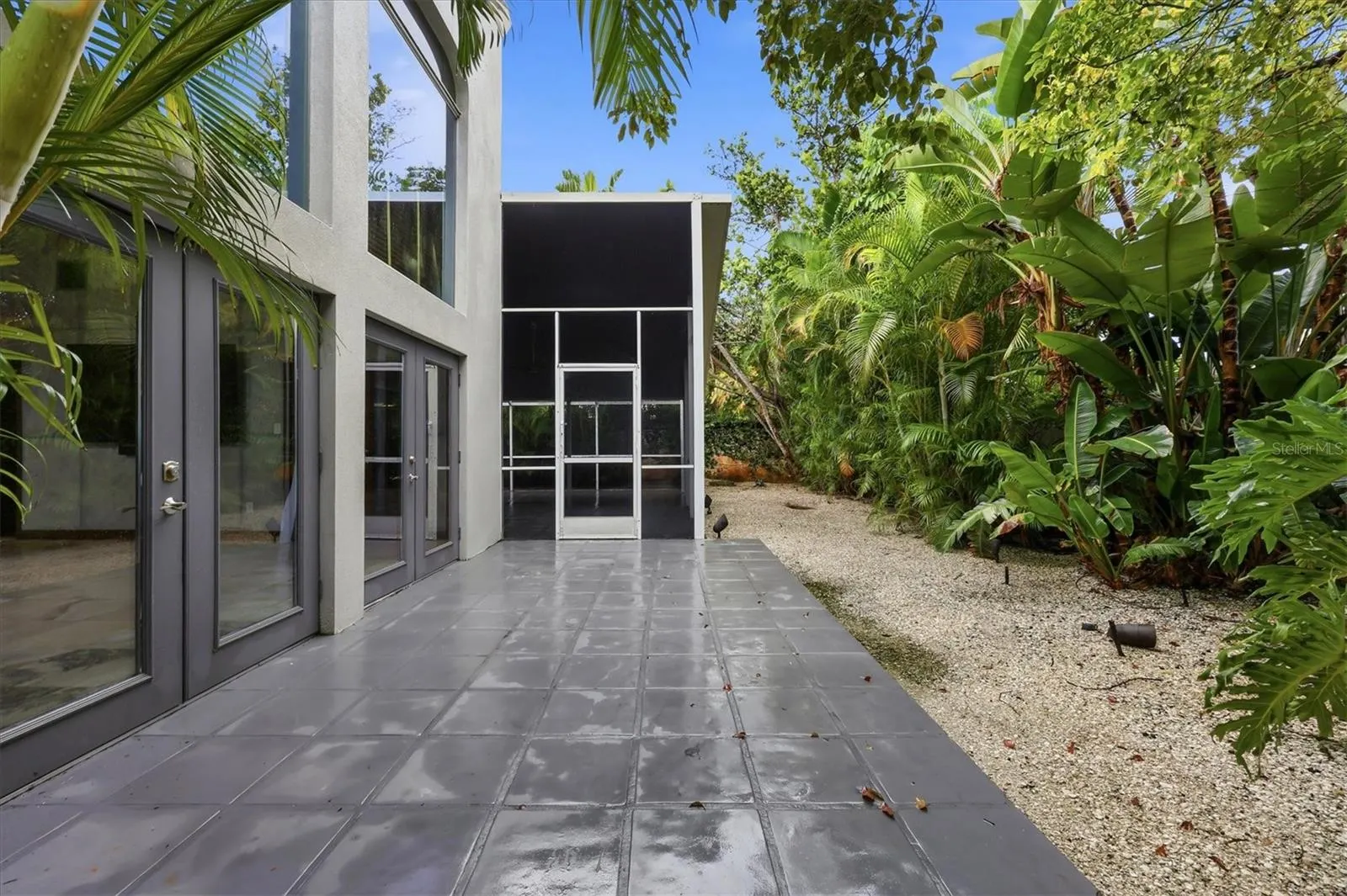1800 ALTA VISTA ST