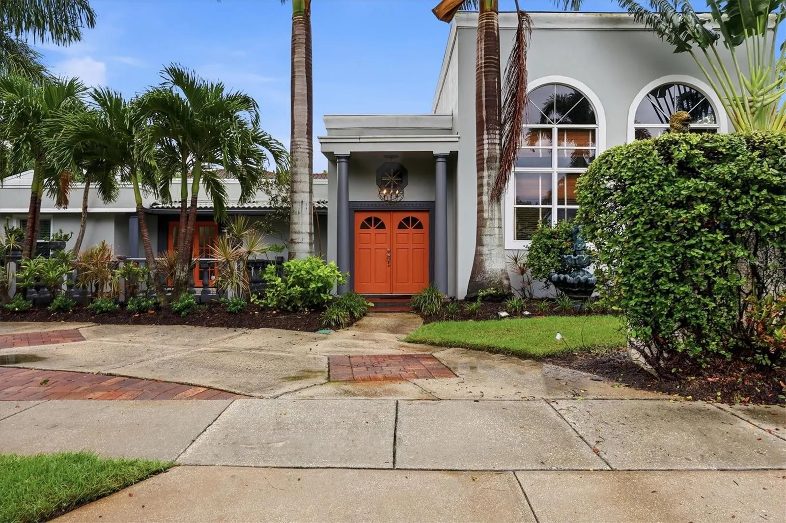 1800 ALTA VISTA ST