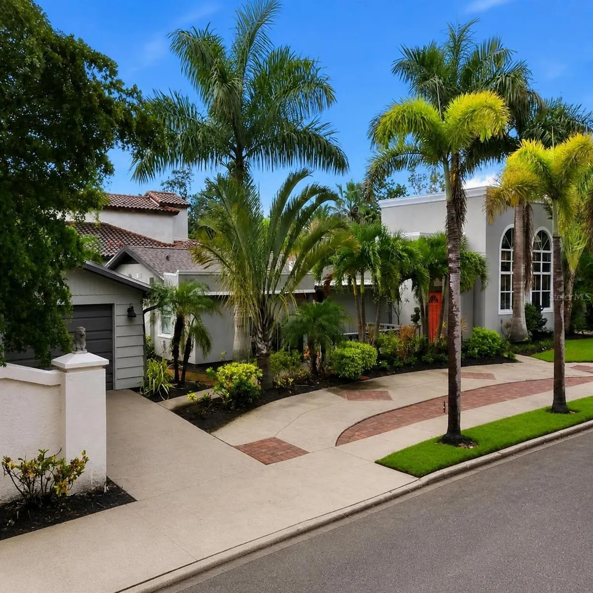 1800 ALTA VISTA ST