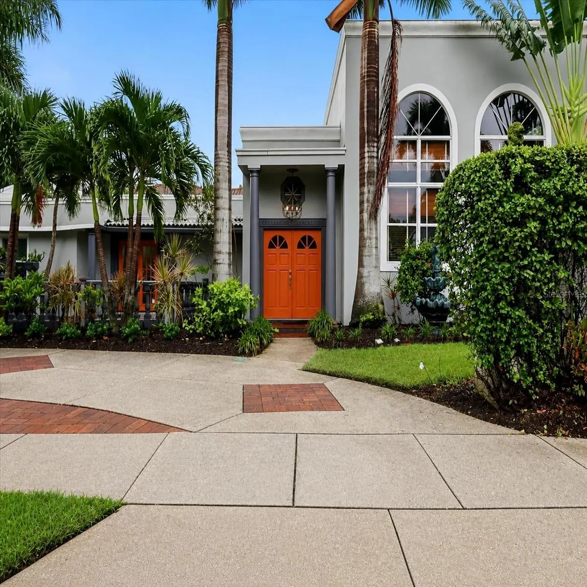 1800 ALTA VISTA ST