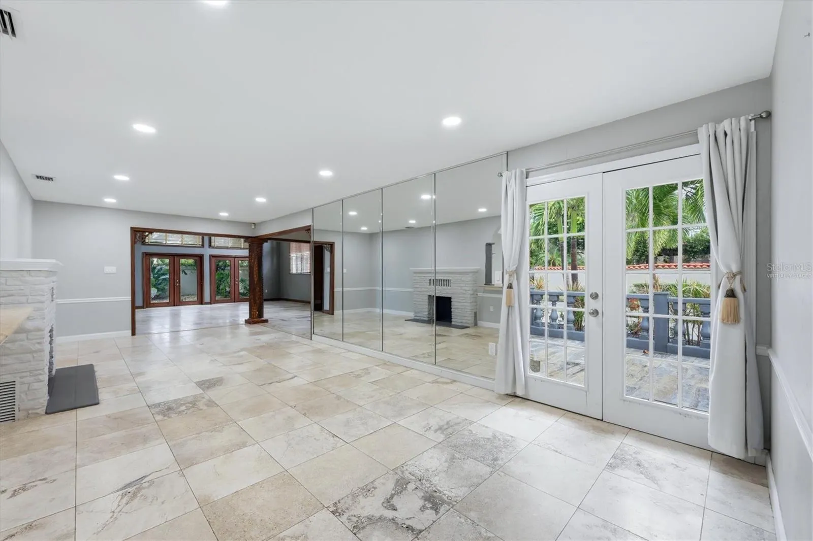 1800 ALTA VISTA ST