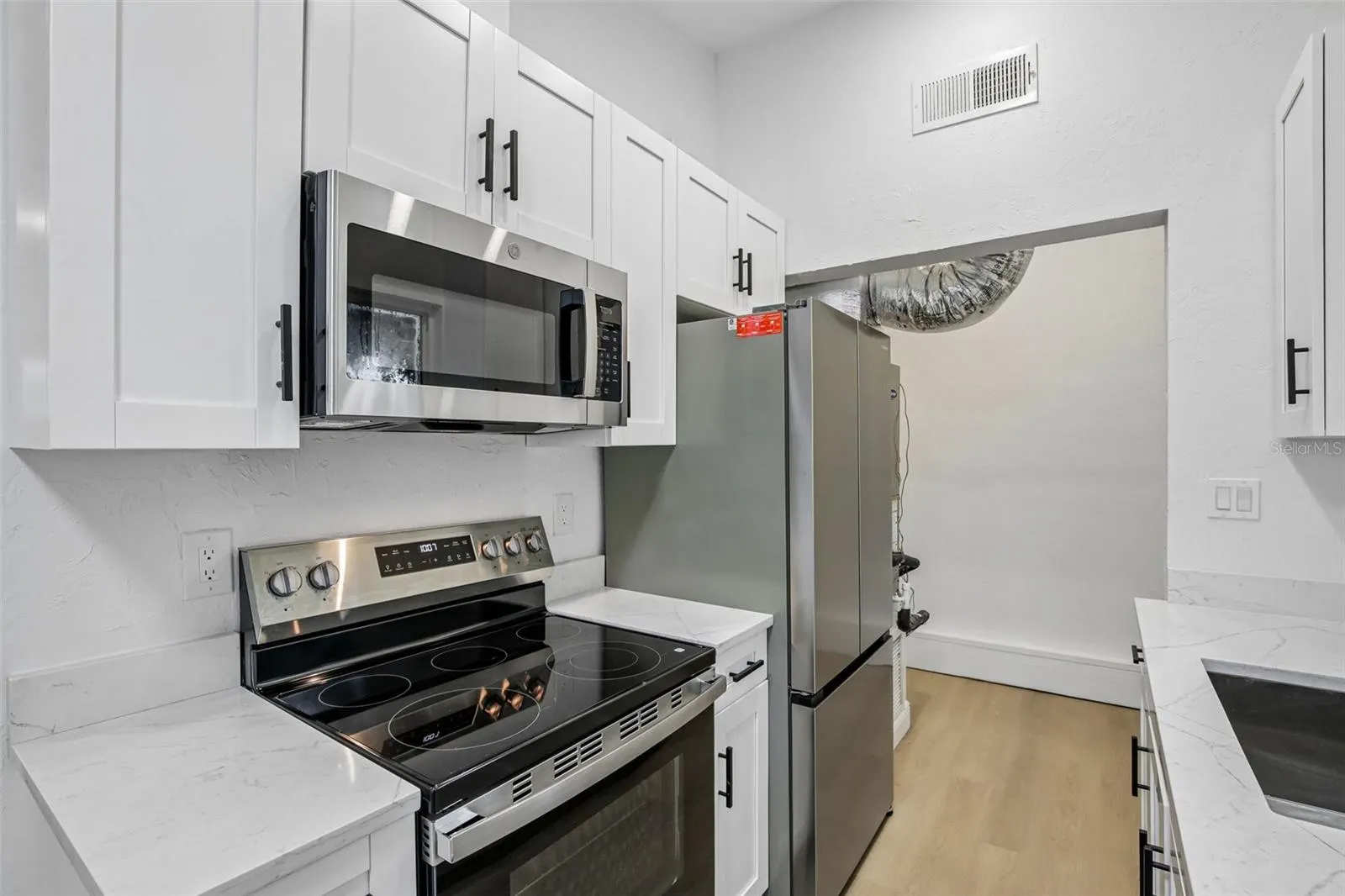 334 E CORNELIUS CIR
