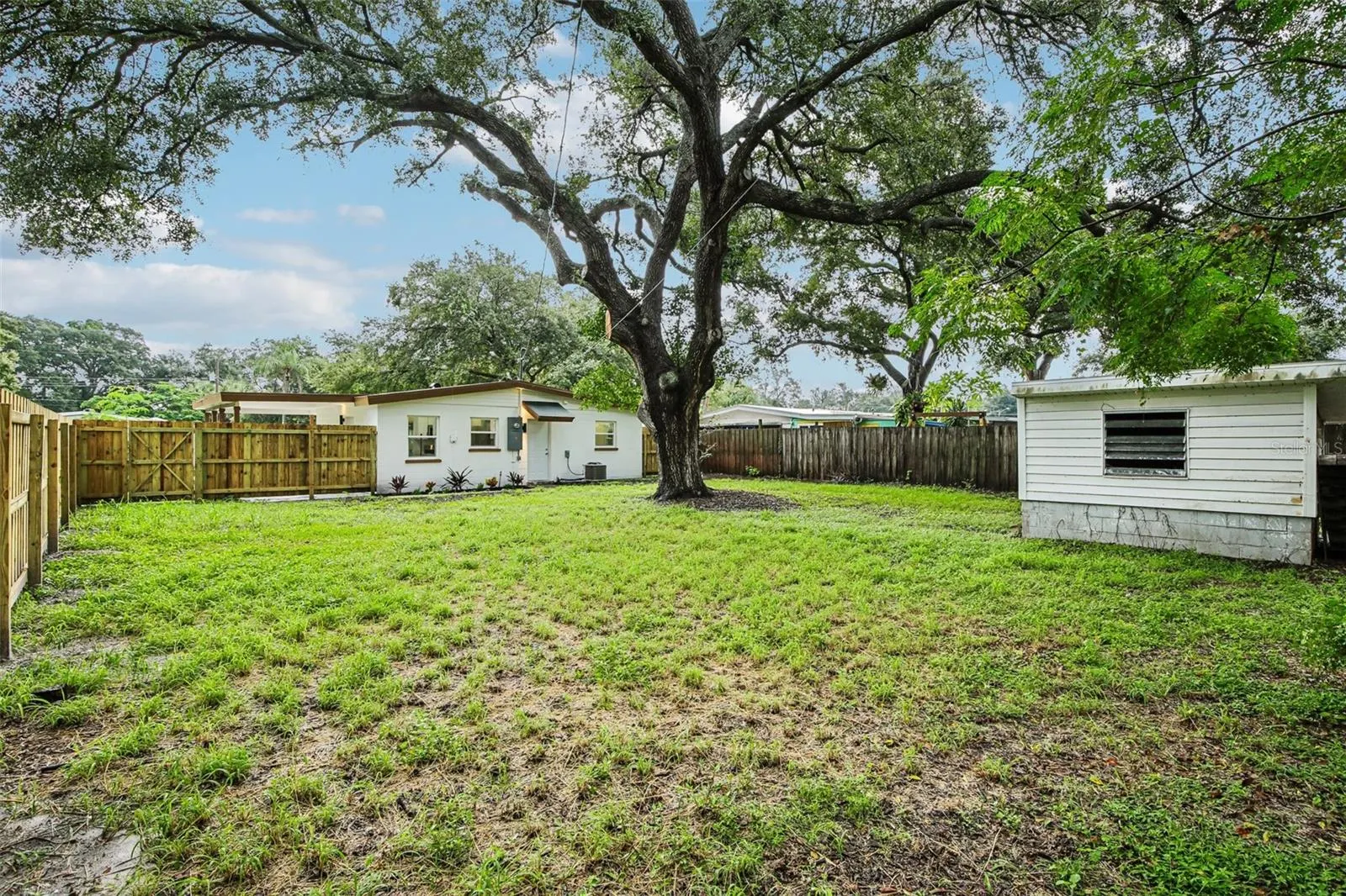 334 E CORNELIUS CIR