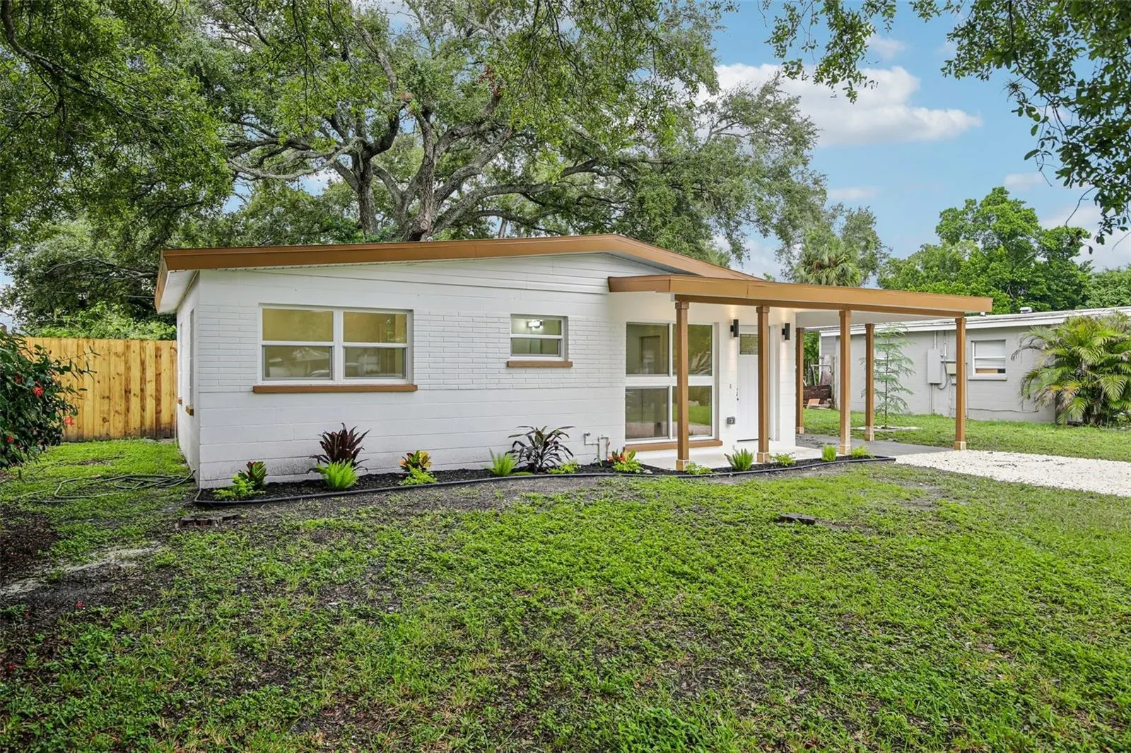 334 E CORNELIUS CIR
