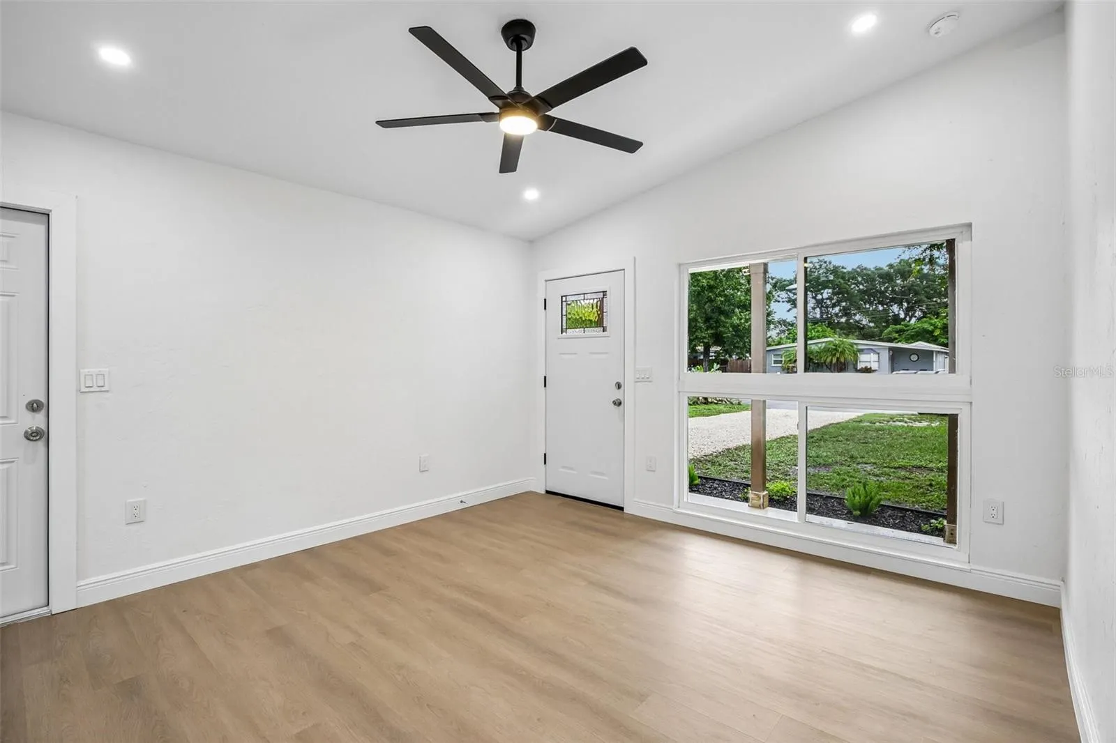 334 E CORNELIUS CIR