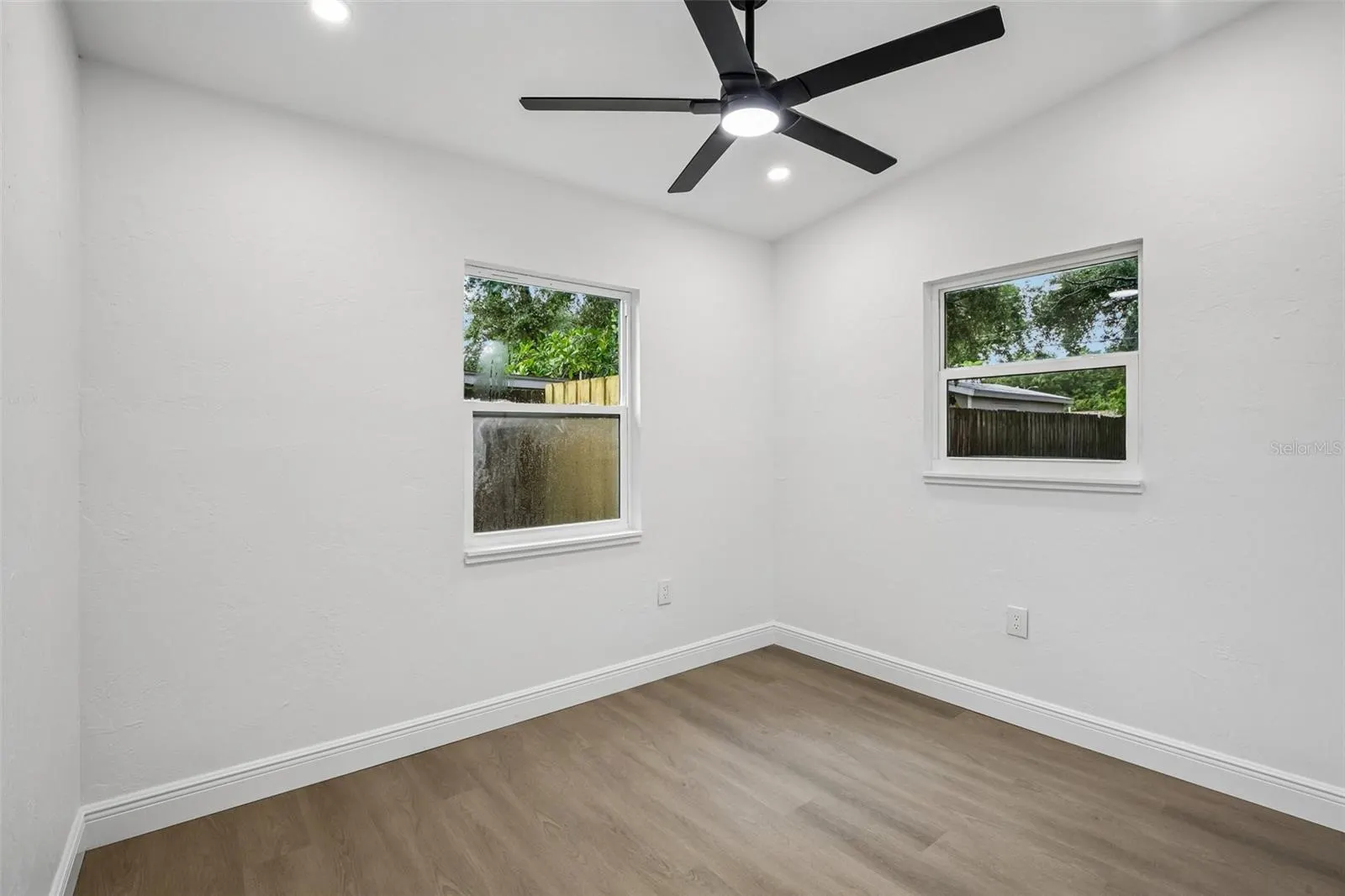 334 E CORNELIUS CIR
