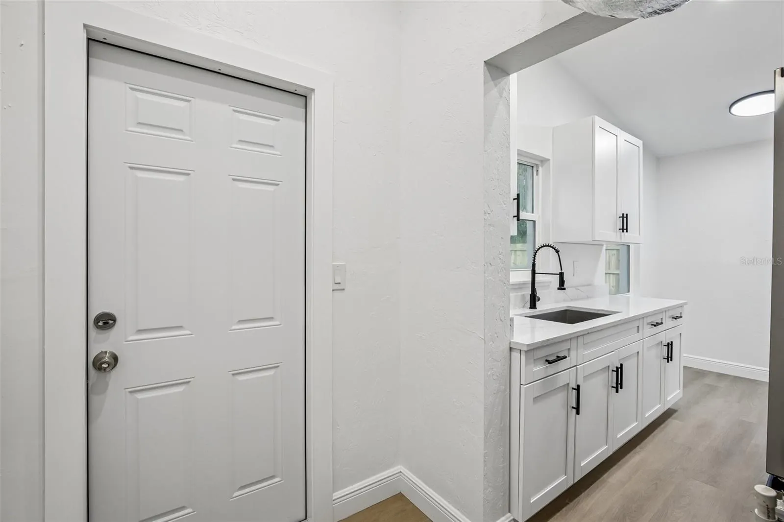 334 E CORNELIUS CIR