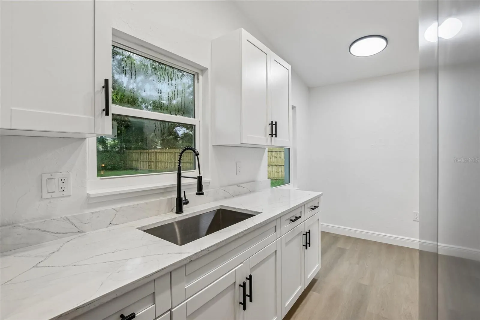 334 E CORNELIUS CIR