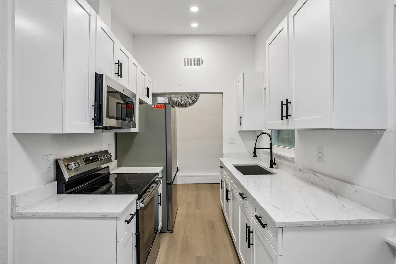 334 E CORNELIUS CIR