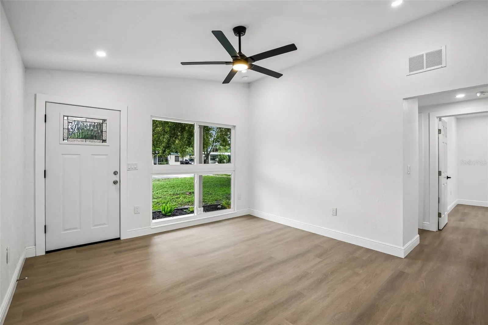 334 E CORNELIUS CIR
