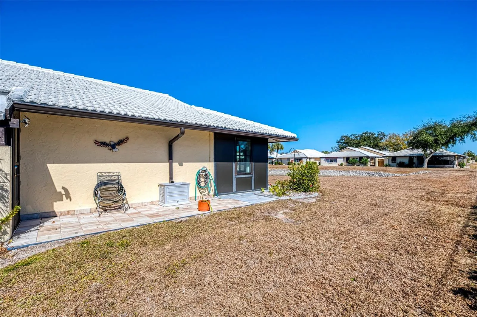 32 PEBBLE ROCK DR