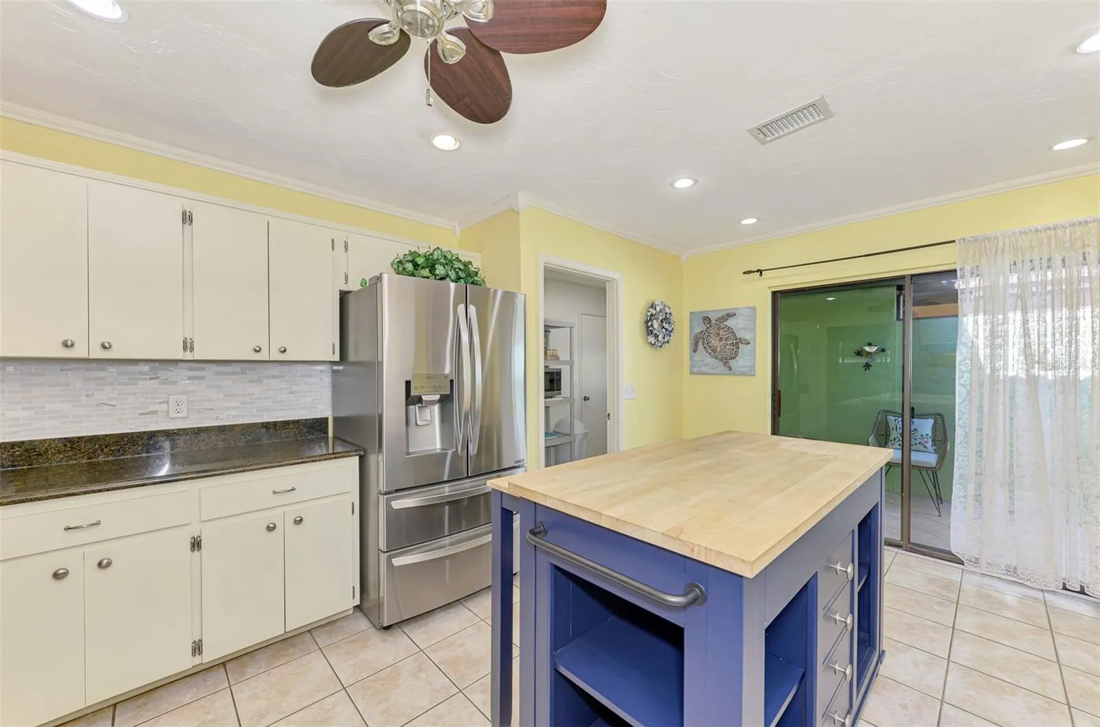 32 PEBBLE ROCK DR