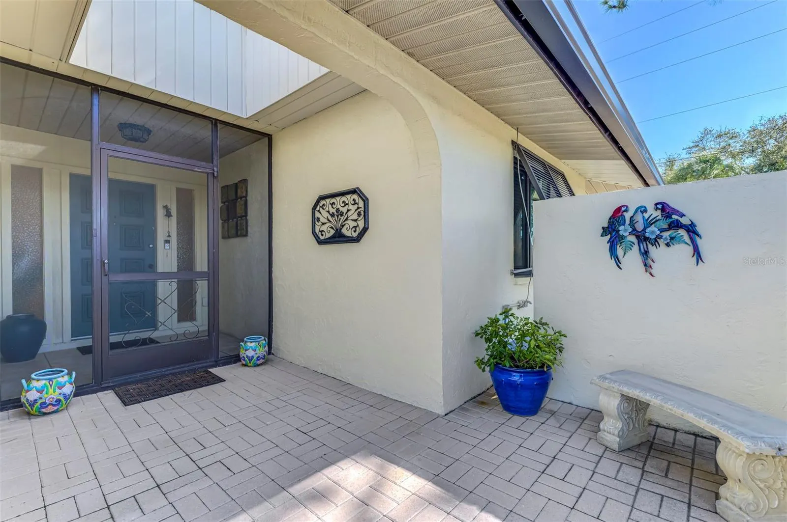 32 PEBBLE ROCK DR