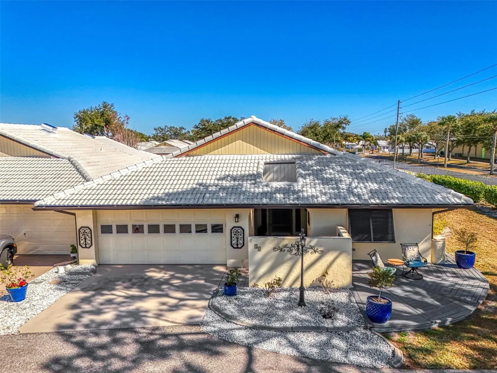 32 PEBBLE ROCK DR